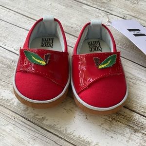 NWT Tiny Toms Red Apple Alpargata Crib Shoes